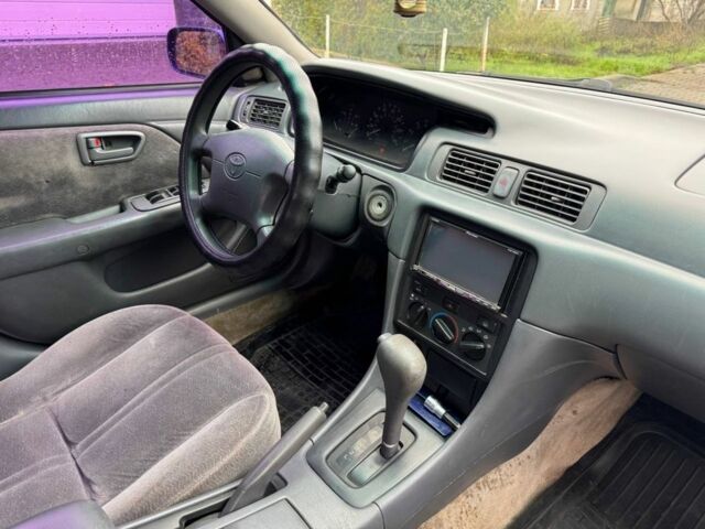 Синій Тойота Камрі, об'ємом двигуна 2.2 л та пробігом 290 тис. км за 3800 $, фото 23 на Automoto.ua