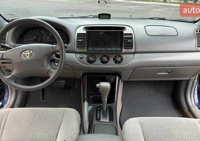 Синій Тойота Камрі, об'ємом двигуна 3 л та пробігом 415 тис. км за 5900 $, фото 5 на Automoto.ua