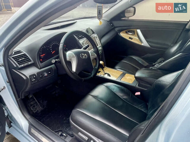 Синий Тойота Камри, объемом двигателя 3.46 л и пробегом 260 тыс. км за 7900 $, фото 9 на Automoto.ua