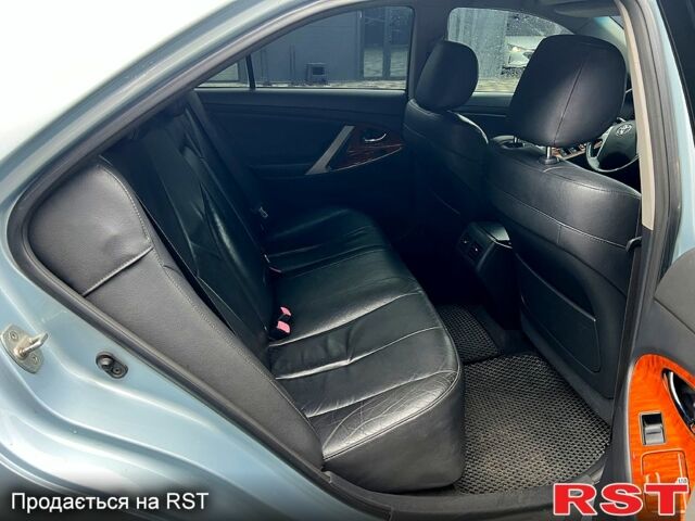 Синий Тойота Камри, объемом двигателя 2.4 л и пробегом 189 тыс. км за 8500 $, фото 3 на Automoto.ua