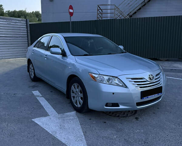 Синій Тойота Камрі, об'ємом двигуна 2.4 л та пробігом 240 тис. км за 8500 $, фото 9 на Automoto.ua