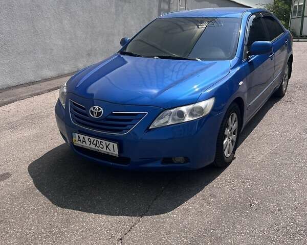 Синий Тойота Камри, объемом двигателя 2.4 л и пробегом 296 тыс. км за 7900 $, фото 1 на Automoto.ua