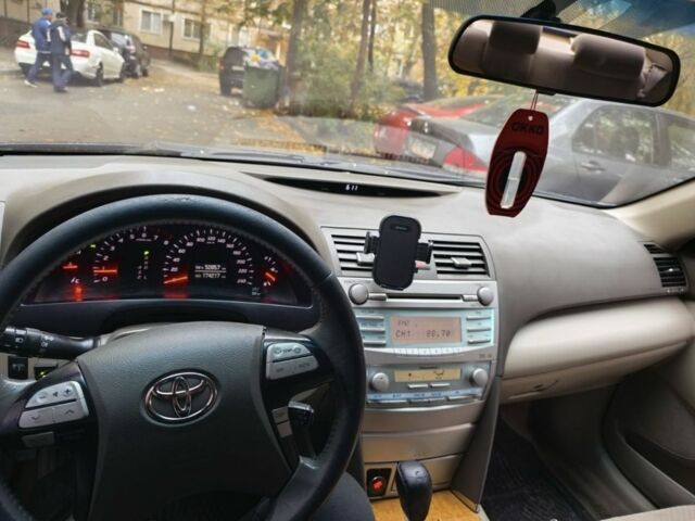 Синий Тойота Камри, объемом двигателя 2.4 л и пробегом 175 тыс. км за 6800 $, фото 1 на Automoto.ua