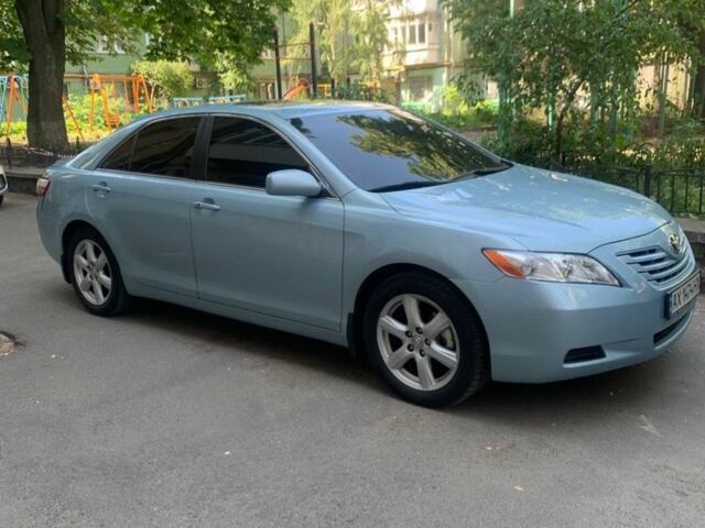 Синий Тойота Камри, объемом двигателя 2.4 л и пробегом 310 тыс. км за 9500 $, фото 3 на Automoto.ua