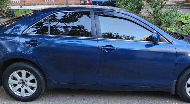 Синий Тойота Камри, объемом двигателя 2.4 л и пробегом 175 тыс. км за 6800 $, фото 3 на Automoto.ua