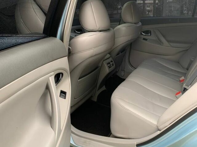 Синий Тойота Камри, объемом двигателя 2.4 л и пробегом 310 тыс. км за 9500 $, фото 6 на Automoto.ua