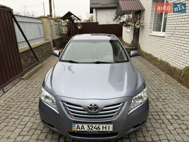 Синий Тойота Камри, объемом двигателя 2.4 л и пробегом 106 тыс. км за 9999 $, фото 5 на Automoto.ua