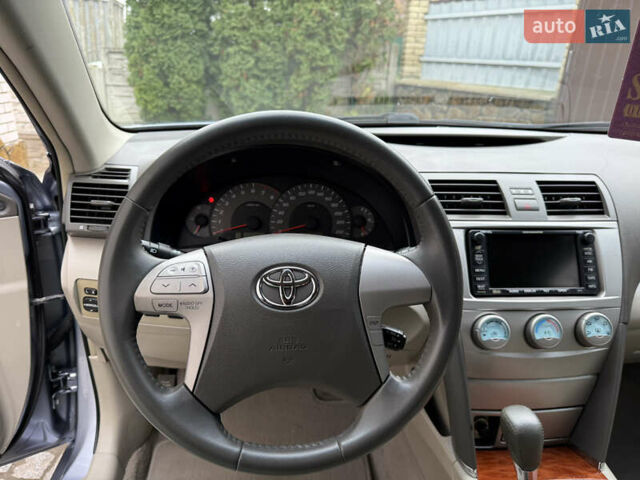 Синий Тойота Камри, объемом двигателя 2.4 л и пробегом 106 тыс. км за 9999 $, фото 27 на Automoto.ua