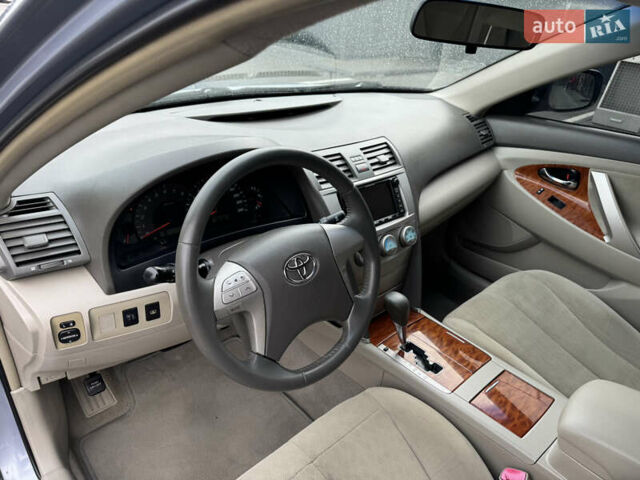 Синій Тойота Камрі, об'ємом двигуна 2.4 л та пробігом 106 тис. км за 9300 $, фото 16 на Automoto.ua