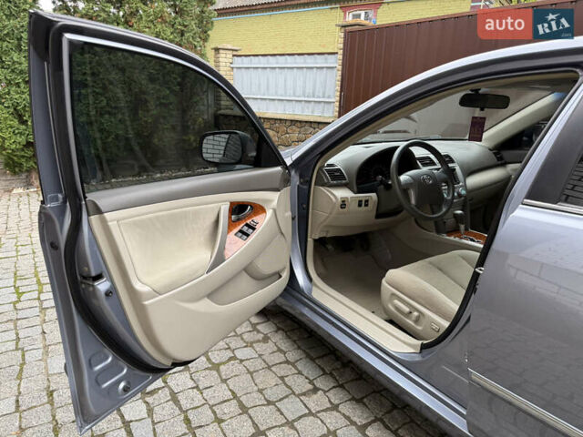 Синий Тойота Камри, объемом двигателя 2.4 л и пробегом 106 тыс. км за 9999 $, фото 22 на Automoto.ua