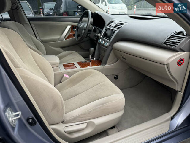 Синій Тойота Камрі, об'ємом двигуна 2.4 л та пробігом 106 тис. км за 9300 $, фото 34 на Automoto.ua