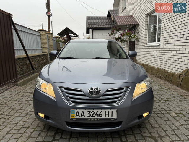 Синий Тойота Камри, объемом двигателя 2.4 л и пробегом 106 тыс. км за 9999 $, фото 20 на Automoto.ua