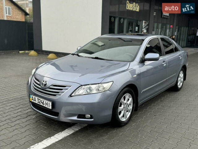 Синій Тойота Камрі, об'ємом двигуна 2.4 л та пробігом 106 тис. км за 9300 $, фото 1 на Automoto.ua