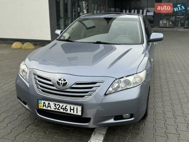 Синій Тойота Камрі, об'ємом двигуна 2.4 л та пробігом 106 тис. км за 9300 $, фото 3 на Automoto.ua