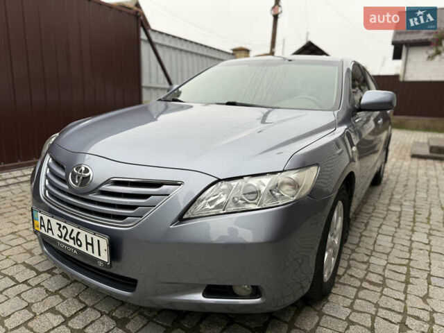 Синий Тойота Камри, объемом двигателя 2.4 л и пробегом 106 тыс. км за 9999 $, фото 8 на Automoto.ua