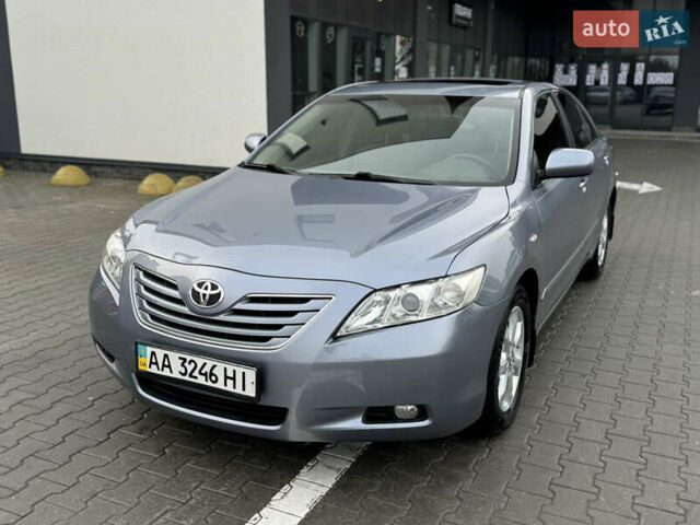 Синій Тойота Камрі, об'ємом двигуна 2.4 л та пробігом 106 тис. км за 9300 $, фото 2 на Automoto.ua