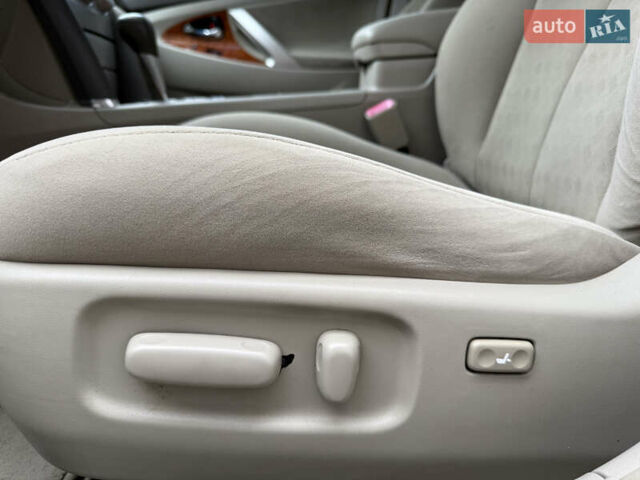 Синий Тойота Камри, объемом двигателя 2.4 л и пробегом 106 тыс. км за 9999 $, фото 25 на Automoto.ua