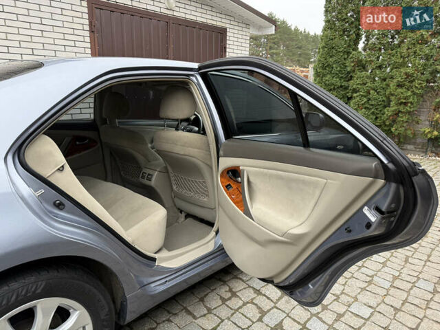 Синий Тойота Камри, объемом двигателя 2.4 л и пробегом 106 тыс. км за 9999 $, фото 36 на Automoto.ua