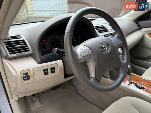 Синий Тойота Камри, объемом двигателя 2.4 л и пробегом 106 тыс. км за 9999 $, фото 26 на Automoto.ua