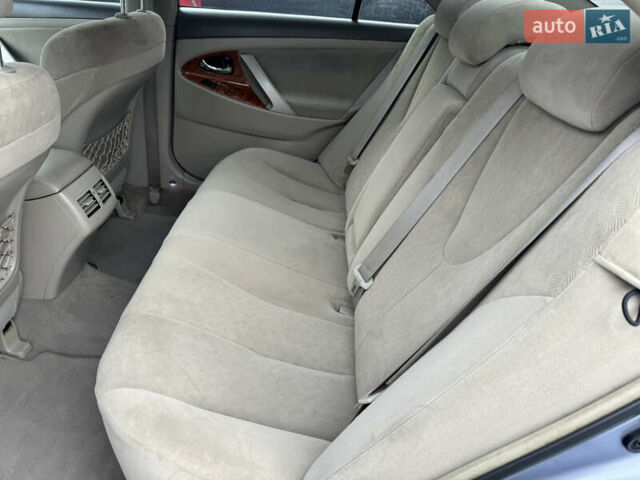 Синій Тойота Камрі, об'ємом двигуна 2.4 л та пробігом 106 тис. км за 9300 $, фото 28 на Automoto.ua