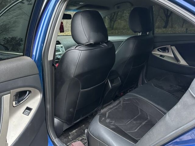 Синий Тойота Камри, объемом двигателя 2.4 л и пробегом 250 тыс. км за 7000 $, фото 4 на Automoto.ua