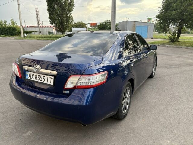 Синій Тойота Камрі, об'ємом двигуна 2.4 л та пробігом 275 тис. км за 9400 $, фото 3 на Automoto.ua
