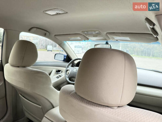 Синій Тойота Камрі, об'ємом двигуна 2.5 л та пробігом 205 тис. км за 8800 $, фото 69 на Automoto.ua