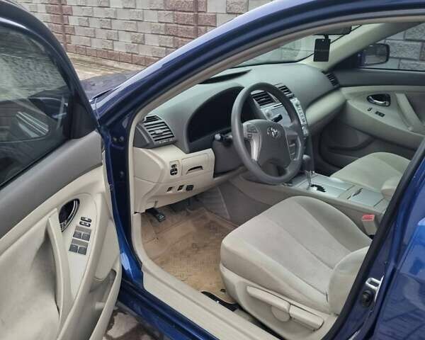 Синій Тойота Камрі, об'ємом двигуна 2.5 л та пробігом 232 тис. км за 9200 $, фото 13 на Automoto.ua