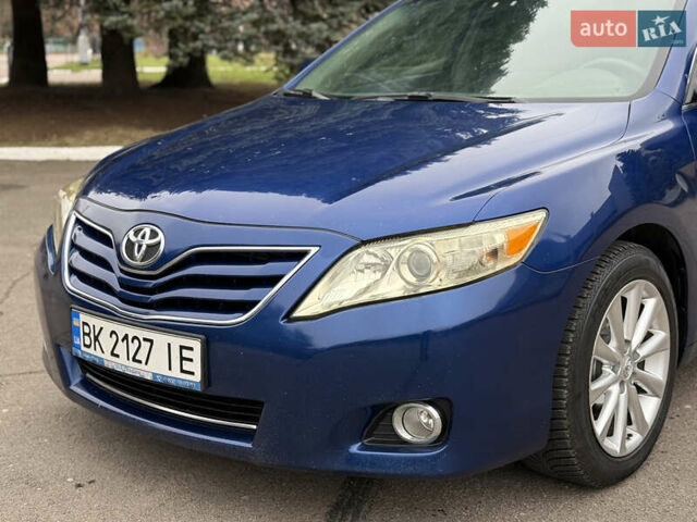 Синій Тойота Камрі, об'ємом двигуна 2.5 л та пробігом 205 тис. км за 8800 $, фото 5 на Automoto.ua