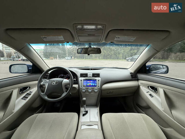 Синій Тойота Камрі, об'ємом двигуна 2.5 л та пробігом 205 тис. км за 8800 $, фото 28 на Automoto.ua