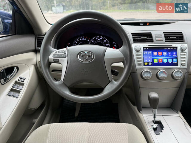 Синій Тойота Камрі, об'ємом двигуна 2.5 л та пробігом 205 тис. км за 8800 $, фото 30 на Automoto.ua