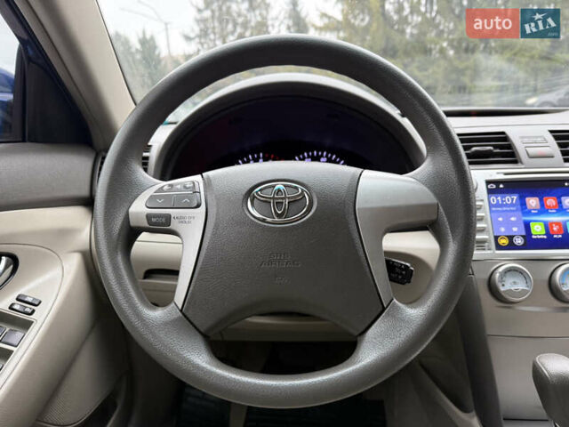 Синій Тойота Камрі, об'ємом двигуна 2.5 л та пробігом 205 тис. км за 8800 $, фото 32 на Automoto.ua