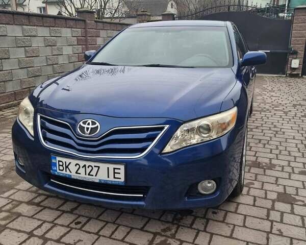 Синій Тойота Камрі, об'ємом двигуна 2.5 л та пробігом 232 тис. км за 9200 $, фото 6 на Automoto.ua
