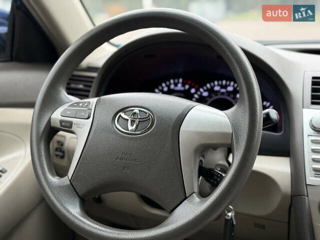 Синій Тойота Камрі, об'ємом двигуна 2.5 л та пробігом 205 тис. км за 8800 $, фото 36 на Automoto.ua