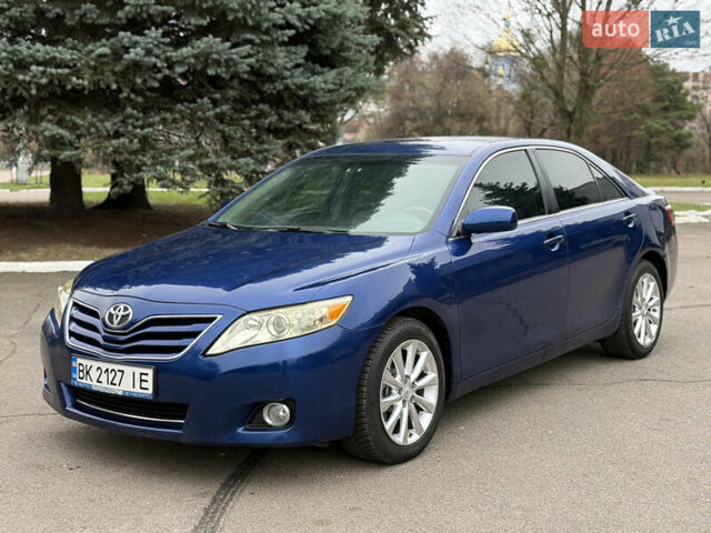 Синій Тойота Камрі, об'ємом двигуна 2.5 л та пробігом 205 тис. км за 8800 $, фото 4 на Automoto.ua