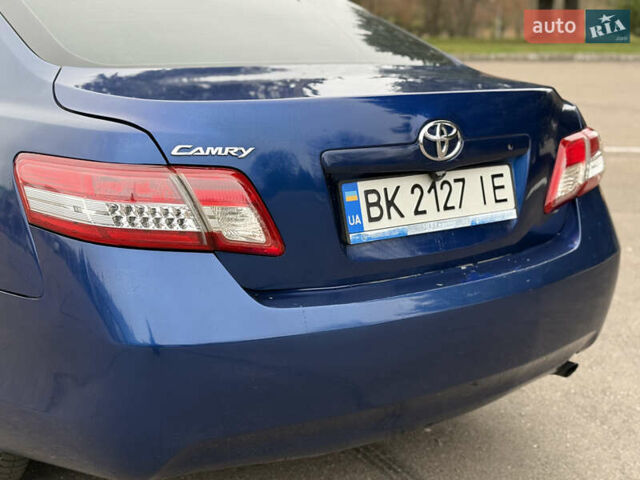 Синій Тойота Камрі, об'ємом двигуна 2.5 л та пробігом 205 тис. км за 8800 $, фото 12 на Automoto.ua