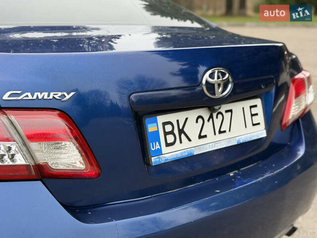 Синій Тойота Камрі, об'ємом двигуна 2.5 л та пробігом 205 тис. км за 8800 $, фото 13 на Automoto.ua