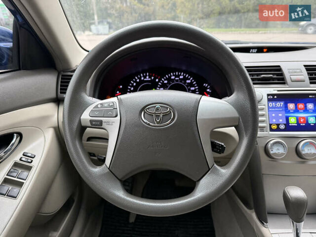 Синій Тойота Камрі, об'ємом двигуна 2.5 л та пробігом 205 тис. км за 8800 $, фото 29 на Automoto.ua