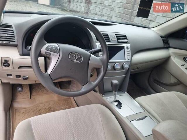 Синій Тойота Камрі, об'ємом двигуна 2.5 л та пробігом 232 тис. км за 9200 $, фото 15 на Automoto.ua