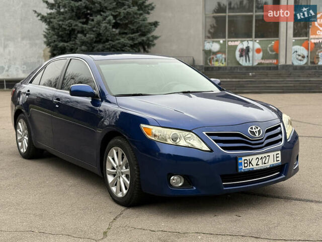 Синій Тойота Камрі, об'ємом двигуна 2.5 л та пробігом 205 тис. км за 8800 $, фото 17 на Automoto.ua