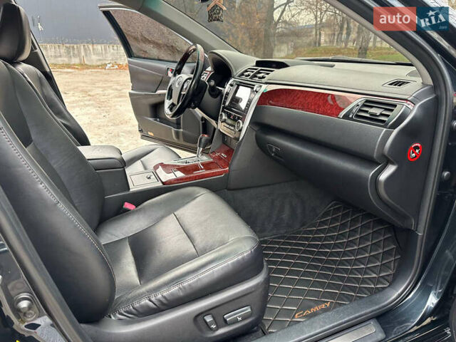 Синій Тойота Камрі, об'ємом двигуна 2.5 л та пробігом 183 тис. км за 11700 $, фото 27 на Automoto.ua