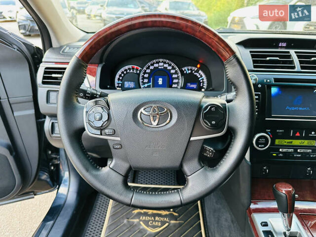 Синій Тойота Камрі, об'ємом двигуна 2.49 л та пробігом 231 тис. км за 12700 $, фото 27 на Automoto.ua