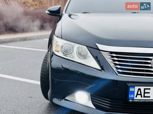 Синій Тойота Камрі, об'ємом двигуна 2.5 л та пробігом 239 тис. км за 14500 $, фото 2 на Automoto.ua