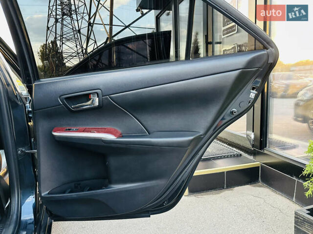 Синій Тойота Камрі, об'ємом двигуна 2.49 л та пробігом 231 тис. км за 12700 $, фото 22 на Automoto.ua