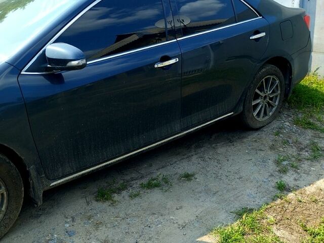 Синій Тойота Камрі, об'ємом двигуна 2.5 л та пробігом 285 тис. км за 9800 $, фото 1 на Automoto.ua