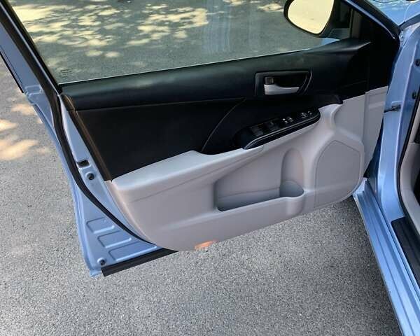 Синій Тойота Камрі, об'ємом двигуна 2.5 л та пробігом 137 тис. км за 14000 $, фото 9 на Automoto.ua