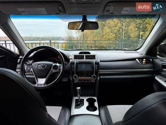 Синий Тойота Камри, объемом двигателя 2.49 л и пробегом 247 тыс. км за 14000 $, фото 19 на Automoto.ua
