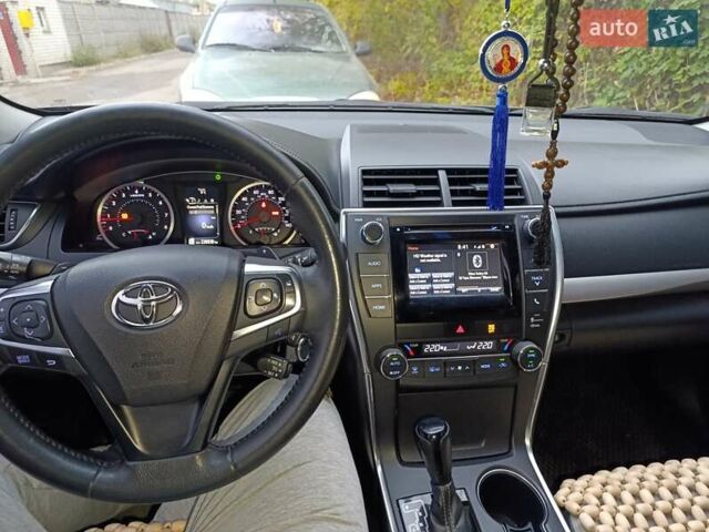 Тойота Камри 2014 в Броварах на Automoto.ua Синий Тойота Камри, объемом двигателя 2.49 л и пробегом 227 тыс. км за 14800 $, фото 2 на Automoto.ua