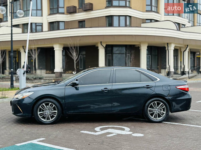 Синий Тойота Камри, объемом двигателя 2.49 л и пробегом 330 тыс. км за 11100 $, фото 1 на Automoto.ua