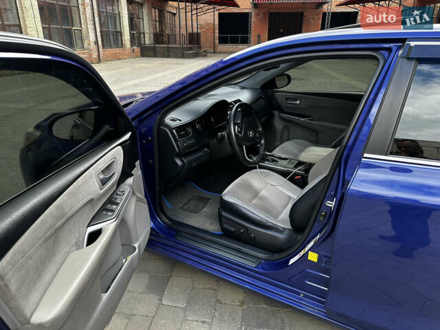 Синий Тойота Камри, объемом двигателя 3.5 л и пробегом 184 тыс. км за 13500 $, фото 7 на Automoto.ua